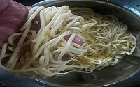 鸡蛋西红柿炒饸烙面步骤九